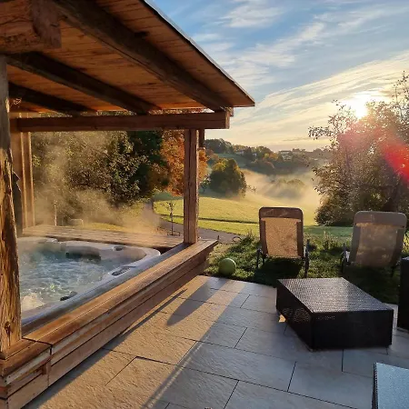 Appartamento Wohlfuehloase Am Trausdorfberg Mit Sauna, Whirlpool Und Panorama