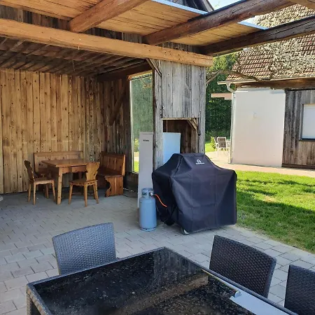 Wohlfuehloase Am Trausdorfberg Mit Sauna, Whirlpool Und Panorama Appartamento