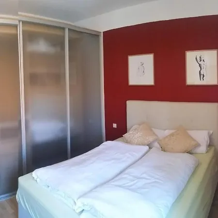 Appartamento Wohlfuehloase Am Trausdorfberg Mit Sauna, Whirlpool Und Panorama Sankt Marein bei Graz