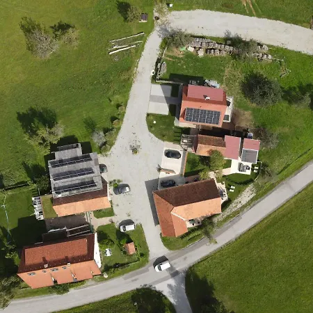 Appartamento Wohlfuehloase Am Trausdorfberg Mit Sauna, Whirlpool Und Panorama
