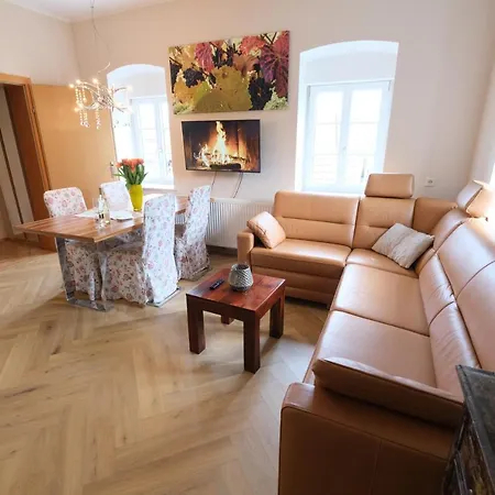 Wohlfuehloase Am Trausdorfberg Mit Sauna/whirlpool Sankt Marein bei Graz