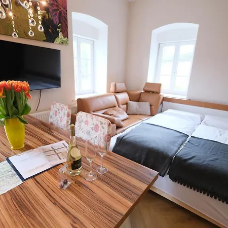 Wohlfuehloase Am Trausdorfberg Mit Sauna/whirlpool דירה *
