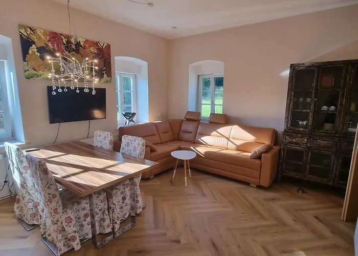 شقة Wohlfuehloase Am Trausdorfberg Mit Sauna, Whirlpool Und Panorama