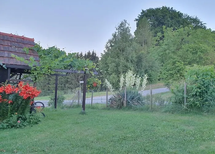 Wohlfuehloase Am Trausdorfberg Mit Sauna, Whirlpool Und Panorama