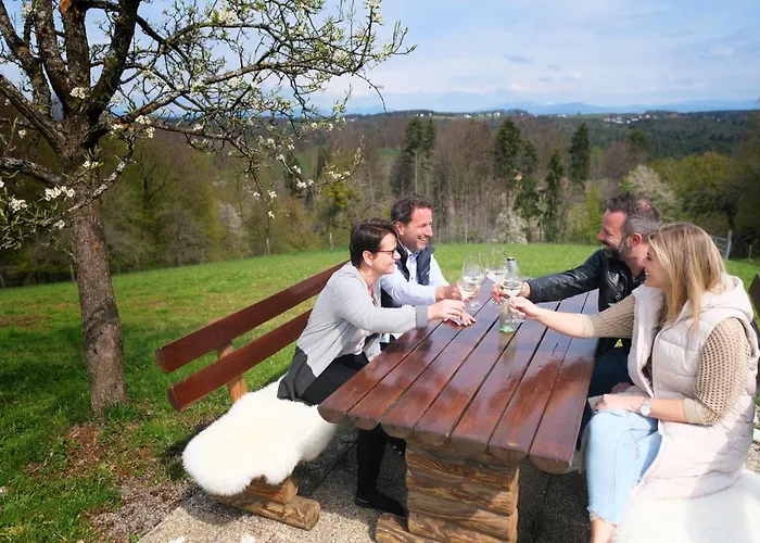 Wohlfuehloase Am Trausdorfberg Mit Sauna, Whirlpool Und Panorama شقة